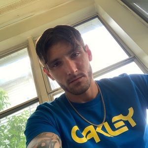 Meet your Posher, Zach